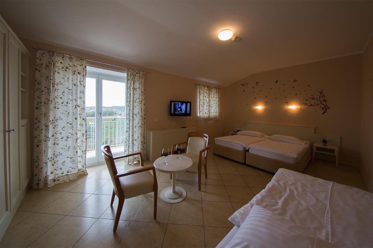 Hotel Kozana Dobrovo Zewnętrze zdjęcie