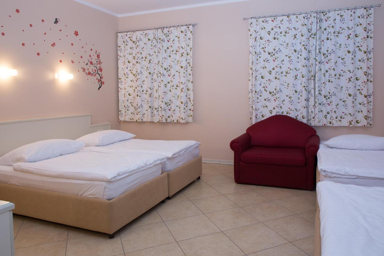 Hotel Kozana Dobrovo Zewnętrze zdjęcie