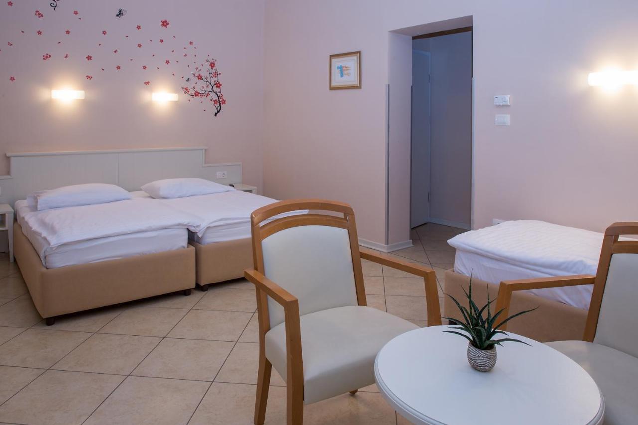 Hotel Kozana Dobrovo Zewnętrze zdjęcie