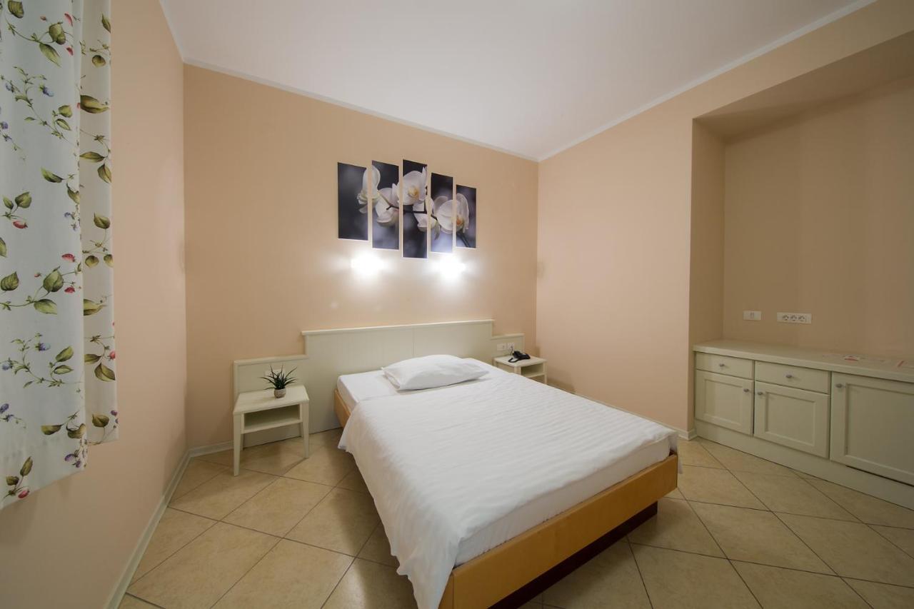 Hotel Kozana Dobrovo Zewnętrze zdjęcie
