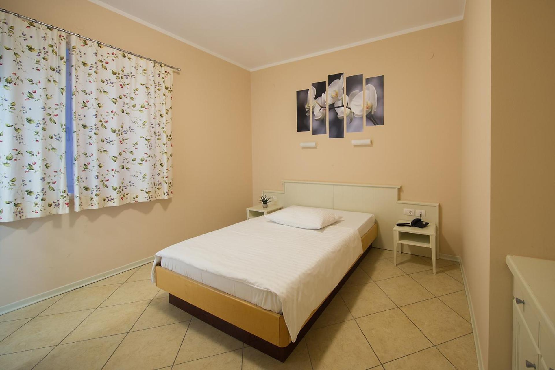 Hotel Kozana Dobrovo Zewnętrze zdjęcie