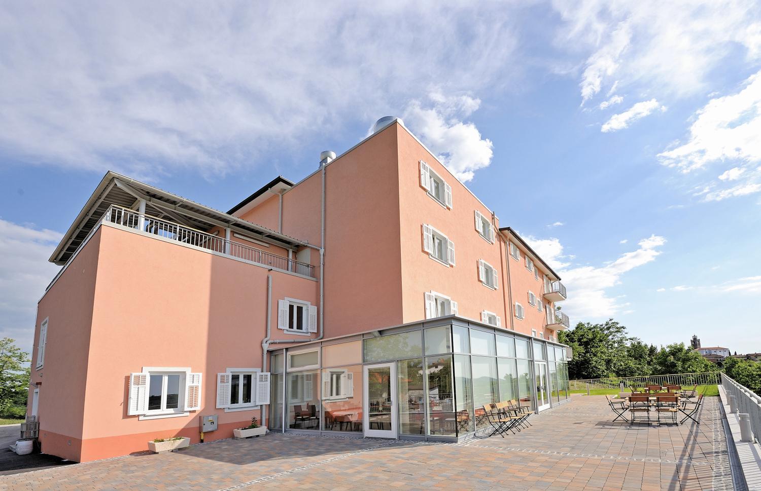 Hotel Kozana Dobrovo Zewnętrze zdjęcie